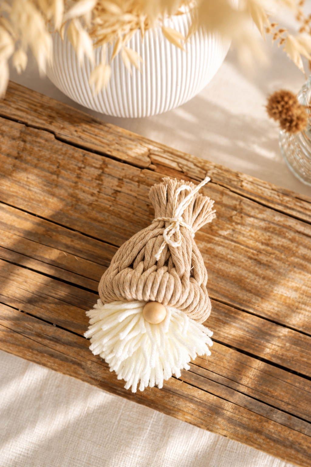 Gnome de Noël Fait Main - Décoration en Macramé